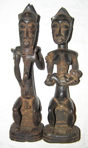 www.arts-ethniques.com galerie de masques, statues, fetiches, reliquaires, armes, tabourets, peintures, peignes, portes, volets, poids, 